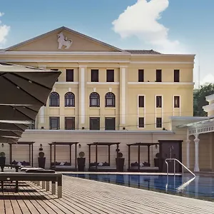 ***** Hotel The Strand, Birmania
